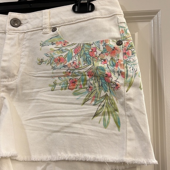 Lauren Conrad ladies shorts - Picture 3 of 10